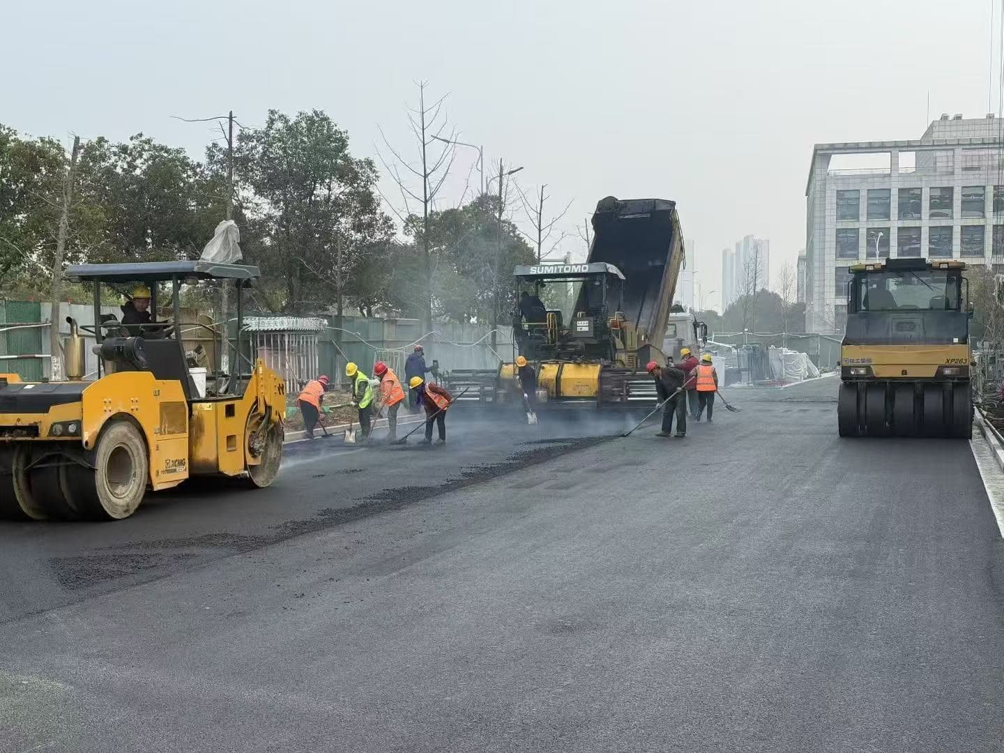 六合区沥青路面施工实拍